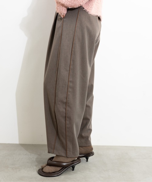 MIDVEIN(ミッドヴェイン)の「Side line curve pants(スラックス・レディース・チャコールグレー/ブラック/ブラウン・FREE)」の9枚目の写真