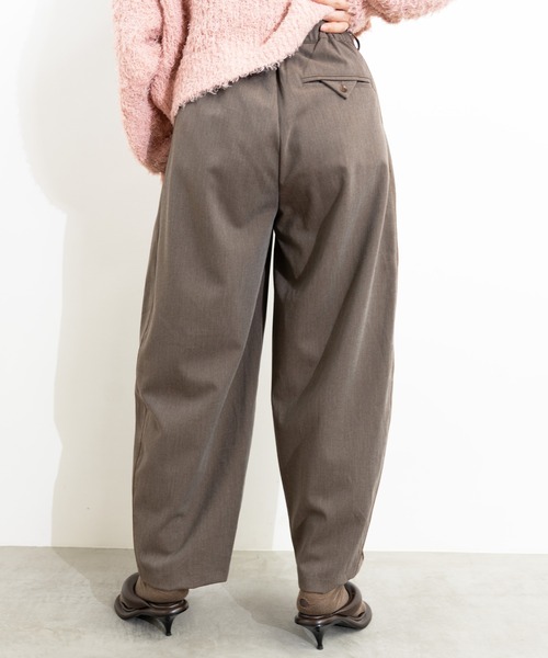 MIDVEIN(ミッドヴェイン)の「Side line curve pants(スラックス・レディース・チャコールグレー/ブラック/ブラウン・FREE)」の17枚目の写真