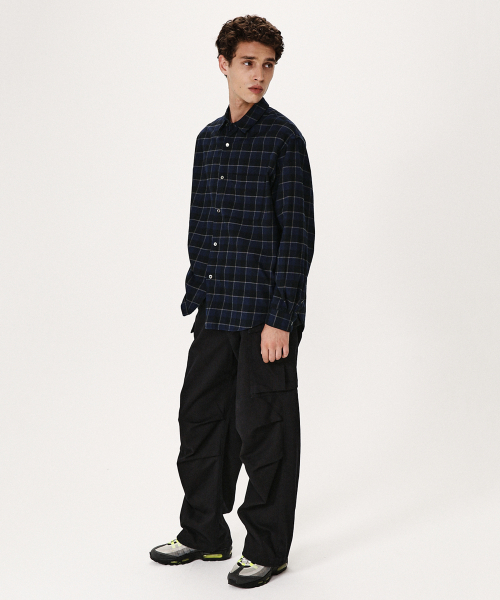 SHIRTER(シャーター)の「NAVONA FLANNEL CHECK SHIRT (NAVY)(シャツ/ブラウス・メンズ・その他・SMALL/MEDIUM/LARGE)」の4枚目の写真