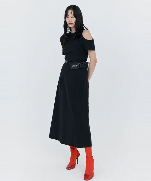 WNDERKAMMER(ブンダーカンマー)の「パフホリデードレス_ブラック(ワンピース・レディース・その他・SMALL/MEDIUM)」の1枚目の写真