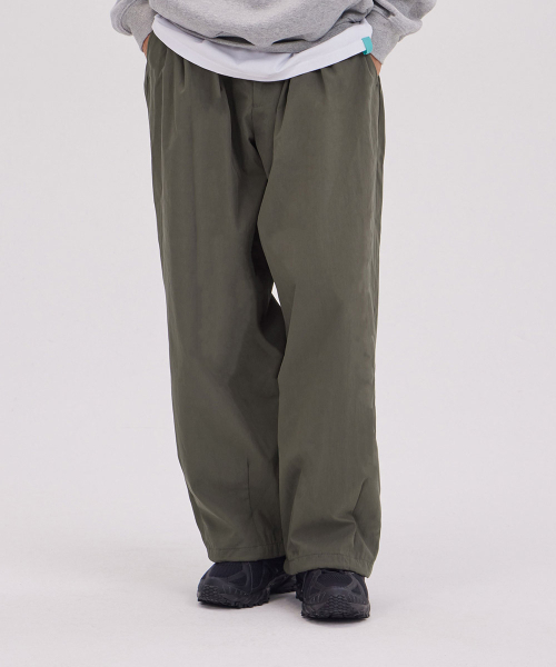 MAKEITTO(メイキット)の「ツーピンタックワイドバルーンパンツ_カーキ(その他パンツ・メンズ・その他・MEDIUM/LARGE/X-LARGE/XX-LARGE)」の3枚目の写真