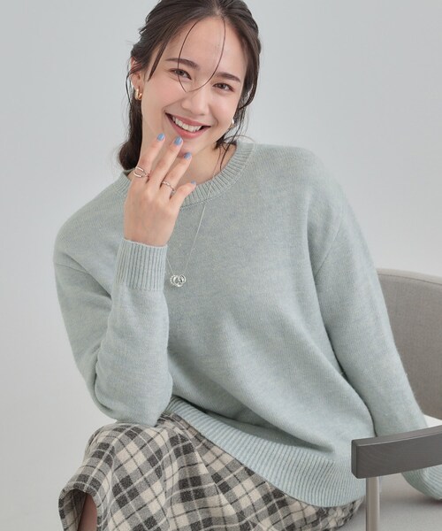 DRESKIP(ドレスキップ)の「【S-LL/洗濯機可】キラキラ光るラメが上品 クルーネックニット(ニット/セーター・レディース・ベージュ/グリーン系/ピンク系/オフホワイト/ネイビー・01/03/02/04)」の3枚目の写真