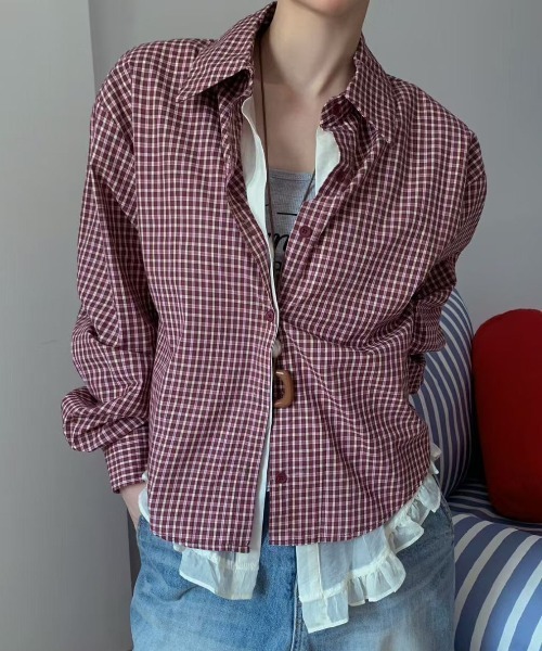 Lis ardent(リスアルダン)の「春服 フェイクレイヤードチェック柄長袖シャツ/シフォンフレア切り替えシャツ(シャツ/ブラウス・レディース・ネイビー/レッド・M)」の1枚目の写真