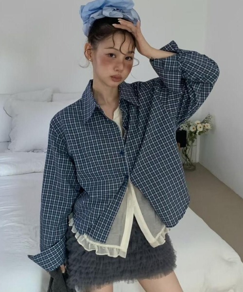 Lis ardent(リスアルダン)の「春服 フェイクレイヤードチェック柄長袖シャツ/シフォンフレア切り替えシャツ(シャツ/ブラウス・レディース・ネイビー/レッド・M)」の3枚目の写真