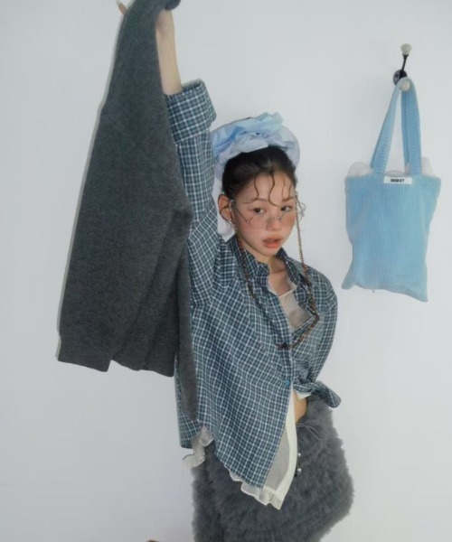 Lis ardent(リスアルダン)の「春服 フェイクレイヤードチェック柄長袖シャツ/シフォンフレア切り替えシャツ(シャツ/ブラウス・レディース・ネイビー/レッド・M)」の11枚目の写真