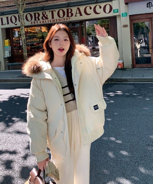 Ritzy（リッツィー）の「フェイクファーフード付き  エコダウンジャケット（ダウンジャケット/コート・レディース・ネイビー/ブラック/ホワイト/グリーン・M）」の9枚目の写真