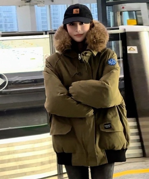 Ritzy（リッツィー）の「フェイクファーフード付き  エコダウンジャケット（ダウンジャケット/コート・レディース・ネイビー/ブラック/ホワイト/グリーン・M）」の11枚目の写真