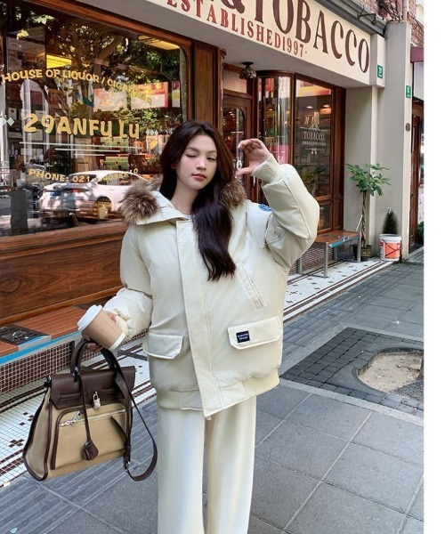 Ritzy（リッツィー）の「フェイクファーフード付き  エコダウンジャケット（ダウンジャケット/コート・レディース・ネイビー/ブラック/ホワイト/グリーン・M）」の21枚目の写真