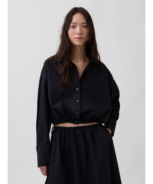 GAP(ギャップ)の「ポプリン オーバーサイズ 裾リボン クロップドシャツ(シャツ/ブラウス・レディース・ブラック系その他/ブラック/ホワイト・L/XXS/XS/S/M)」の3枚目の写真