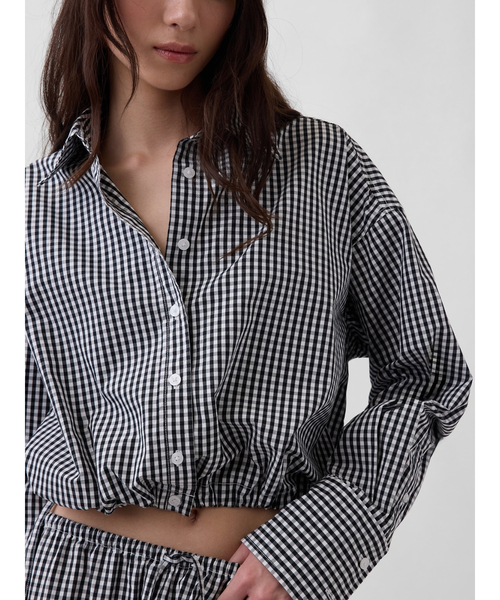 GAP(ギャップ)の「ポプリン オーバーサイズ 裾リボン クロップドシャツ(シャツ/ブラウス・レディース・ブラック系その他/ブラック/ホワイト・L/XXS/XS/S/M)」の1枚目の写真