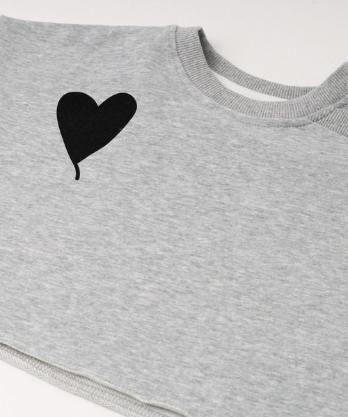 URBAN CHERRY（アーバンチェリー）の「カットショルダーハートデザイントレーナー（その他トップス・キッズ・グレー・110cm/130cm/140cm/120cm）」の16枚目の写真