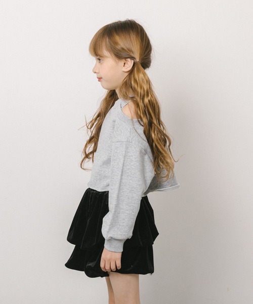 URBAN CHERRY（アーバンチェリー）の「カットショルダーハートデザイントレーナー（その他トップス・キッズ・グレー・110cm/130cm/140cm/120cm）」の3枚目の写真