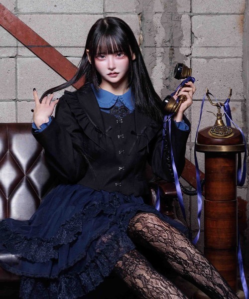 よぴこ<美品>ワンダフルワールド ピコフリルローンジャケット ショート丈 NIBBLE POISON（ニブルポイズン）の「フリルカラーショートジャケット