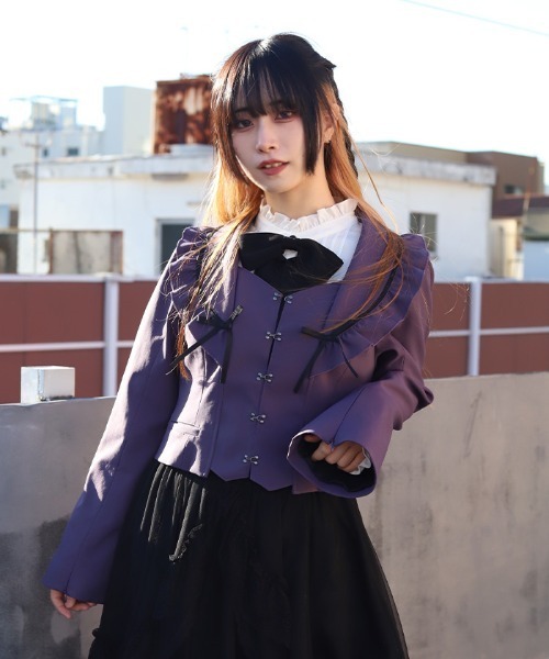 NIBBLE POISON（ニブルポイズン）の「フリルカラーショートジャケット（テーラードジャケット・レディース・ブラック/パープル・MEDIUM）」の8枚目の写真