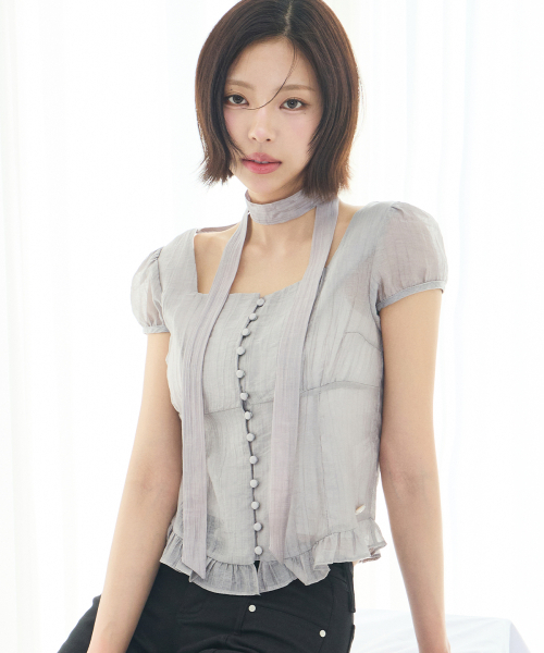 ILLIGO（イリゴ）の「リボンタイスクエアネックブラウスグレー（シャツ/ブラウス・レディース・その他・SMALL/MEDIUM）」の3枚目の写真