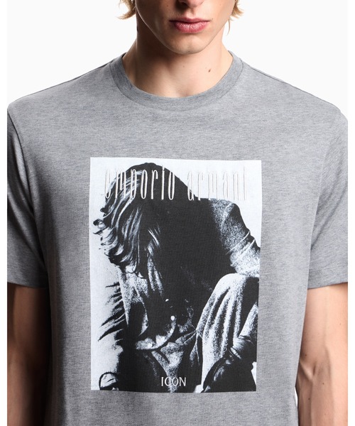 EMPORIO ARMANI（エンポリオアルマーニ）の「【エンポリオ アルマーニ】Icon Tシャツ ジャージー フォトグラフィックプリント＆刺繍（Tシャツ/カットソー・メンズ・ブルー/グレー・X-LARGE/SMALL/MEDIUM/LARGE/X-SMALL）」の4枚目の写真