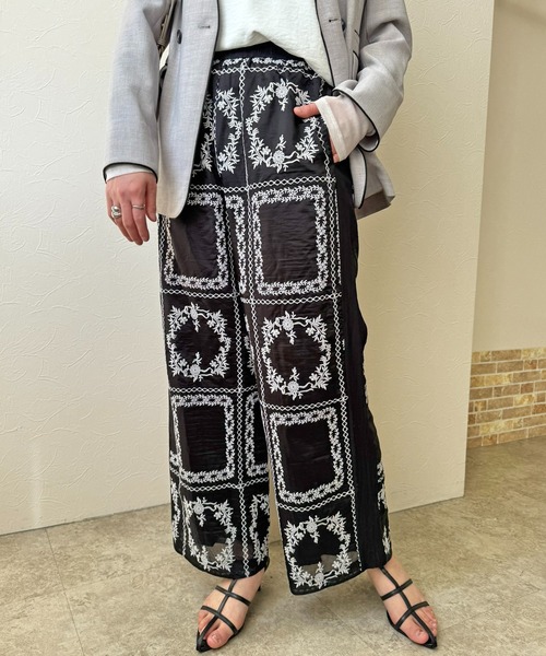 LHELBIE(レルビエ)の「エンブロイダリーパンツ(その他パンツ・レディース・ブラック/オフホワイト・M)」の18枚目の写真