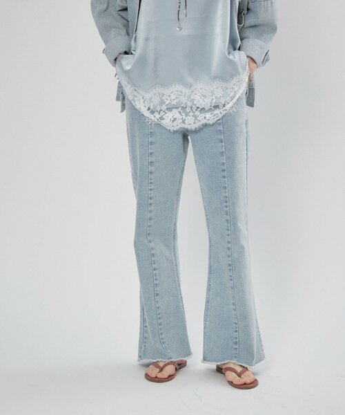 Remind me and forever(リマインドミーアンドフォーエバー)の「【nane】《サイズ展開有》ストレッチデニムフレアーパンツ(デニムパンツ・レディース・ワンウォッシュ/ブラック/その他/ケミカルウォッシュ・LARGE/MEDIUM)」の4枚目の写真