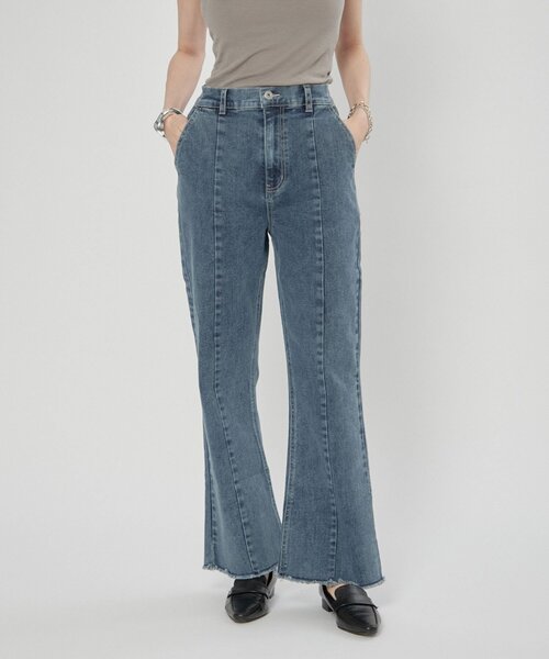 Remind me and forever(リマインドミーアンドフォーエバー)の「【nane】《サイズ展開有》ストレッチデニムフレアーパンツ(デニムパンツ・レディース・ワンウォッシュ/ブラック/その他/ケミカルウォッシュ・LARGE/MEDIUM)」の9枚目の写真