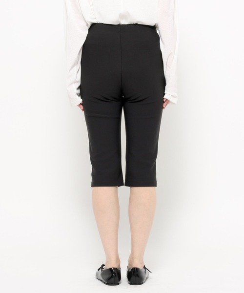 LOWRYS FARM（ローリーズファーム）の「カプリパンツ 653946（その他パンツ・レディース・ブラック/ホワイト・LONG/SHORT）」の16枚目の写真