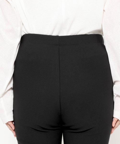 LOWRYS FARM（ローリーズファーム）の「カプリパンツ 653946（その他パンツ・レディース・ブラック/ホワイト・LONG/SHORT）」の17枚目の写真