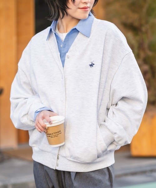 BEVERLY HILLS POLO CLUB(ビバリーヒルズポロクラブ)の「【BEVERLY HILLS POLO CLUB/ビバリーヒルズポロクラブ】【首元すっきり・体型カバー】ミニ裏毛 Vネックカーディガン ルーズシルエット 着痩せ(カーディガン/ボレロ・レディース・ライトグレー/ブラック/ライトグリーン・MEDIUM/LARGE)」の1枚目の写真