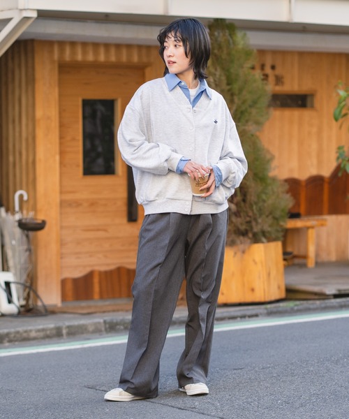 BEVERLY HILLS POLO CLUB(ビバリーヒルズポロクラブ)の「【BEVERLY HILLS POLO CLUB/ビバリーヒルズポロクラブ】【首元すっきり・体型カバー】ミニ裏毛 Vネックカーディガン ルーズシルエット 着痩せ(カーディガン/ボレロ・レディース・ライトグレー/ブラック/ライトグリーン・MEDIUM/LARGE)」の22枚目の写真