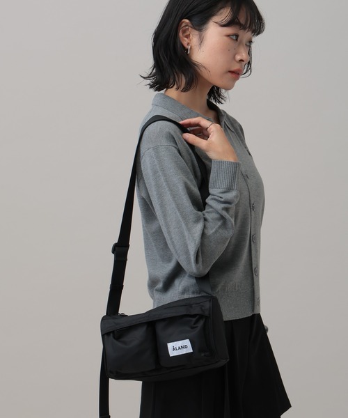 ALAND（エーランド）の「ALAND／ポケット横長ミニショルダーバッグ（ショルダーバッグ・レディース・ブラック/グレー・FREE）」の2枚目の写真