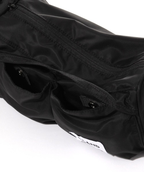 ALAND（エーランド）の「ALAND／ポケット横長ミニショルダーバッグ（ショルダーバッグ・レディース・ブラック/グレー・FREE）」の6枚目の写真