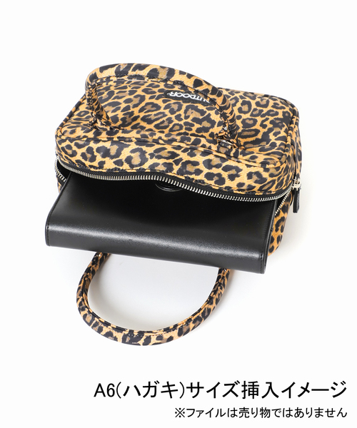 OUTDOOR PRODUCTS(アウトドアプロダクツ)の「2WAY CUBE BAG LEOPARD(ショルダーバッグ・レディース・キャメル・FREE)」の4枚目の写真