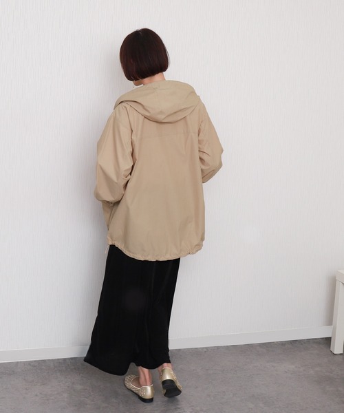 libelle more(リベル モア)の「【NC撥水加工】裾ドロストミドル丈ブルゾン マウンテンパーカー(マウンテンパーカー・レディース・モカ/ベージュ/アイボリー/ブラック/カーキ/ネイビー・M/L)」の11枚目の写真