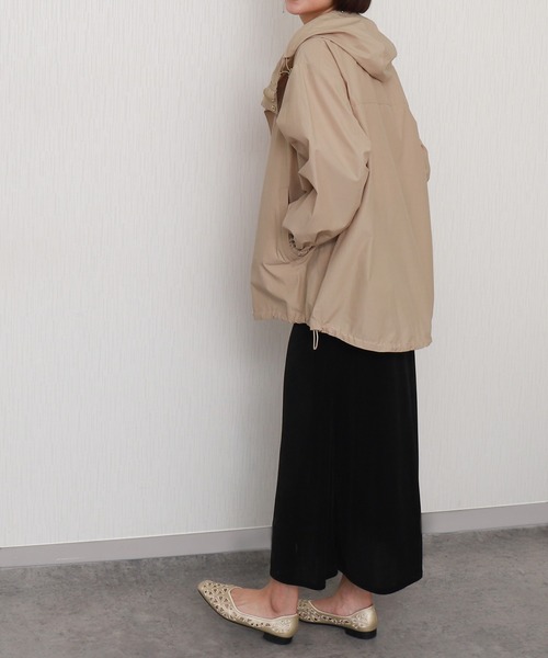 libelle more(リベル モア)の「【NC撥水加工】裾ドロストミドル丈ブルゾン マウンテンパーカー(マウンテンパーカー・レディース・モカ/ベージュ/アイボリー/ブラック/カーキ/ネイビー・M/L)」の9枚目の写真