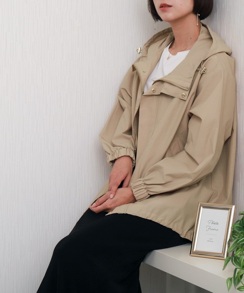 libelle more(リベル モア)の「【NC撥水加工】裾ドロストミドル丈ブルゾン マウンテンパーカー(マウンテンパーカー・レディース・モカ/ベージュ/アイボリー/ブラック/カーキ/ネイビー・M/L)」の12枚目の写真