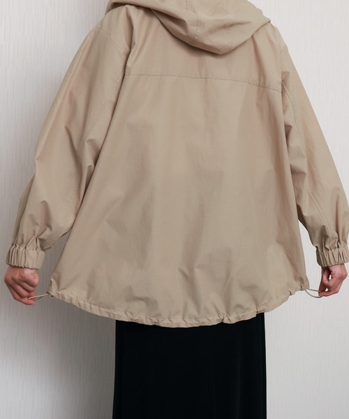 libelle more(リベル モア)の「【NC撥水加工】裾ドロストミドル丈ブルゾン マウンテンパーカー(マウンテンパーカー・レディース・モカ/ベージュ/アイボリー/ブラック/カーキ/ネイビー・M/L)」の14枚目の写真