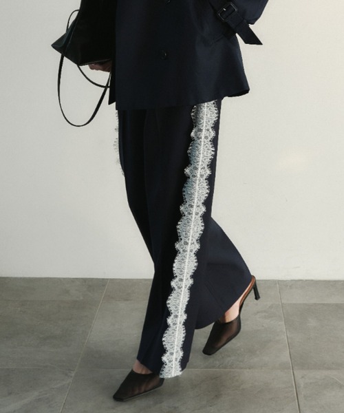 anuans(アニュアンス)の「レーストリムタックパンツ(その他パンツ・レディース・ホワイト/ネイビー/ブラック・SMALL/MEDIUM)」の1枚目の写真