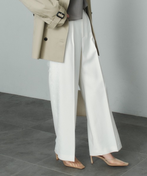 anuans(アニュアンス)の「レーストリムタックパンツ(その他パンツ・レディース・ホワイト/ネイビー/ブラック・SMALL/MEDIUM)」の2枚目の写真