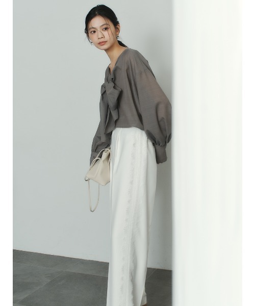 anuans(アニュアンス)の「レーストリムタックパンツ(その他パンツ・レディース・ホワイト/ネイビー/ブラック・SMALL/MEDIUM)」の21枚目の写真