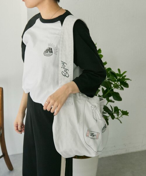 ear PAPILLONNER（イアパピヨネ）の「Kendai×SUM1 STYLE別注バッグ【SUM1 STYLE】（ショルダーバッグ・レディース・サンドベージュ/ライトグレー・FREE）」の6枚目の写真