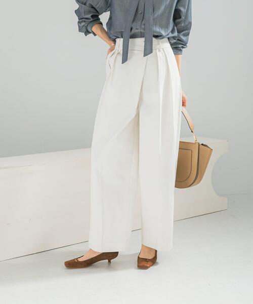 URBAN RESEARCH ROSSO WOMEN（アーバンリサーチ　ロッソ）の「ラップデザインパンツ（その他パンツ・レディース・ホワイト/ネイビー・36/38）」の2枚目の写真