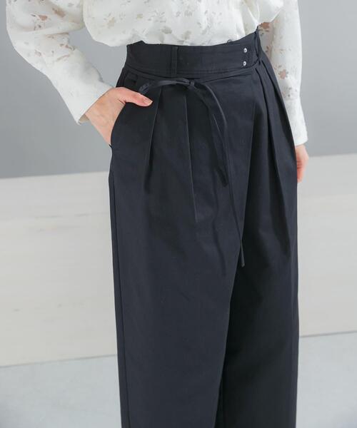 URBAN RESEARCH ROSSO WOMEN（アーバンリサーチ　ロッソ）の「ラップデザインパンツ（その他パンツ・レディース・ホワイト/ネイビー・36/38）」の17枚目の写真