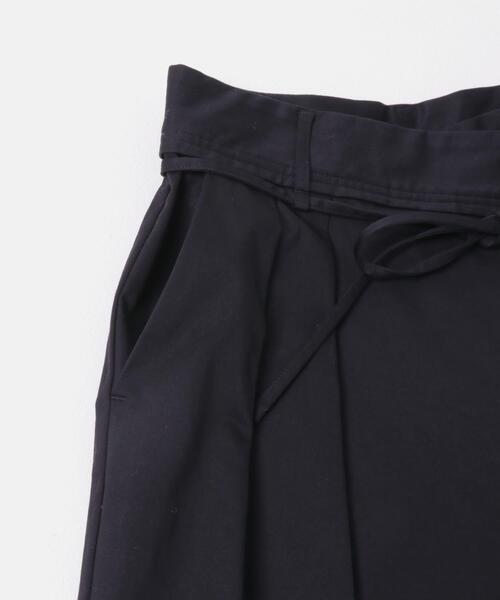 URBAN RESEARCH ROSSO WOMEN（アーバンリサーチ　ロッソ）の「ラップデザインパンツ（その他パンツ・レディース・ホワイト/ネイビー・36/38）」の20枚目の写真