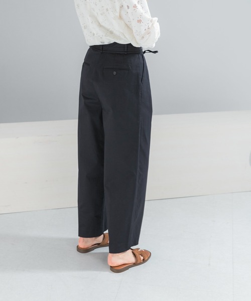 URBAN RESEARCH ROSSO WOMEN(アーバンリサーチ ロッソ)の「ラップデザインパンツ(その他パンツ・レディース・ホワイト/ネイビー・36/38)」の22枚目の写真