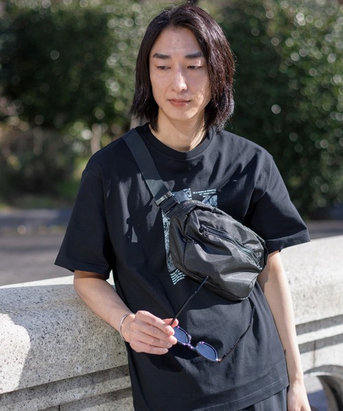 kuros'（クロス）の「【kuros’オリジナル】ダイヤリップウエストバッグ 日本製（ボディバッグ/ウエストポーチ・メンズ・グレー/ブラック・FREE）」の9枚目の写真