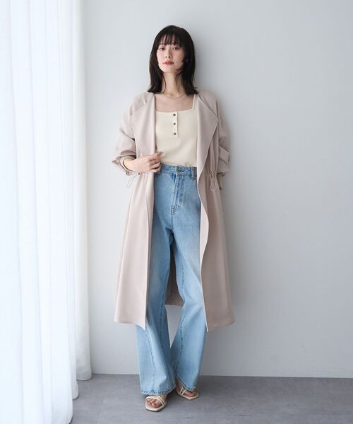 YECCA VECCA（イェッカヴェッカ）の「ノーカラーラペルロングコート（ノーカラーコート・レディース・グレイッシュベージュ/サックスブルー/ネイビー・FREE）」の17枚目の写真