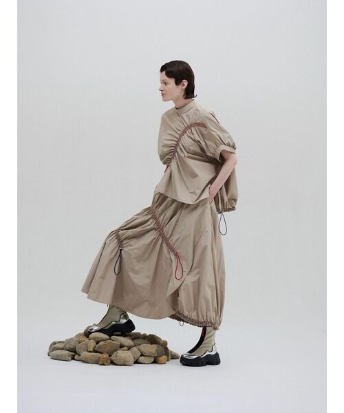 UN3D.（アンスリード）の「WAVE DRAWSTRING TOP / ウェーブドローストリングトップ（シャツ/ブラウス・レディース・ブラック/ベージュ/ネイビー/ホワイト・FREE）」の5枚目の写真