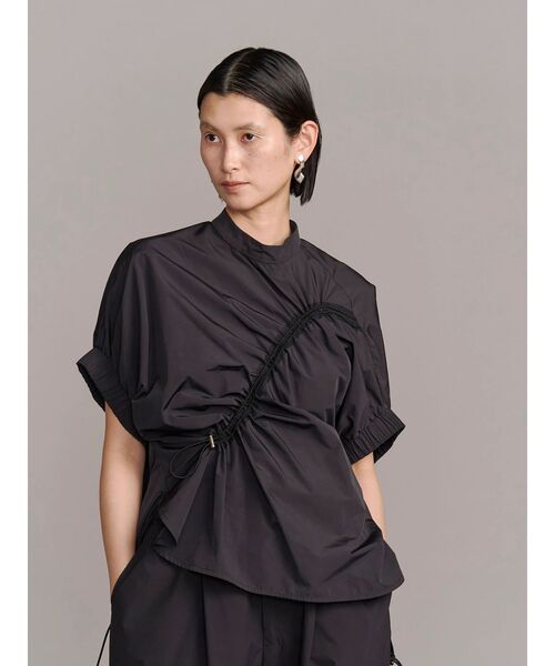 UN3D.（アンスリード）の「WAVE DRAWSTRING TOP / ウェーブドローストリングトップ（シャツ/ブラウス・レディース・ブラック/ベージュ/ネイビー/ホワイト・FREE）」の2枚目の写真