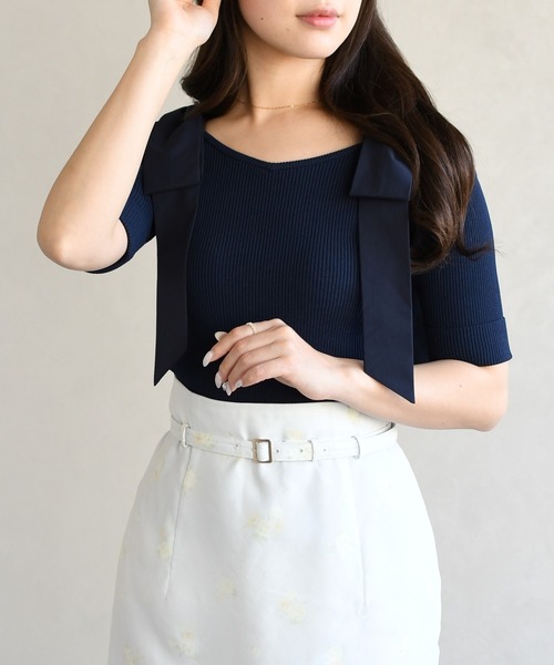 31 Sons de mode(トランテアン ソン ドゥ モード)の「2026春夏新作 ショルダーリボンニット(ニット/セーター・レディース・オフホワイト/イエロー/ネイビー/グリーン・フリ-)」の18枚目の写真