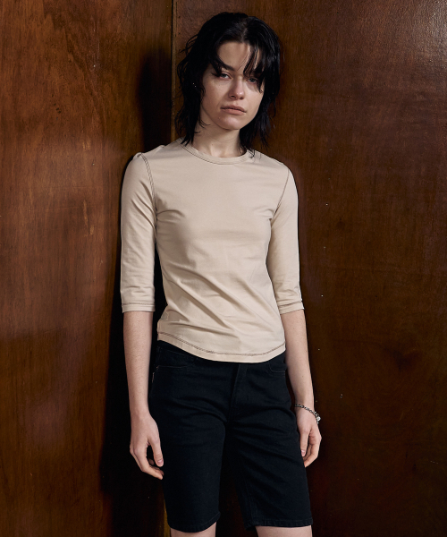 MAGOODGAN(メックウッドガン)の「ルディア 3657 ベーシック 7部袖 スリムフィット ベージュTシャツ(Tシャツ/カットソー・レディース・その他・SMALL/MEDIUM)」の2枚目の写真