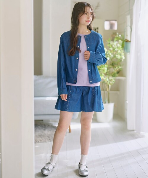 組曲（クミキョク）の「【150-160㎝】 フラワーボタンデニムジャケット（デニムジャケット・キッズ・ネイビー系・150/160）」の2枚目の写真