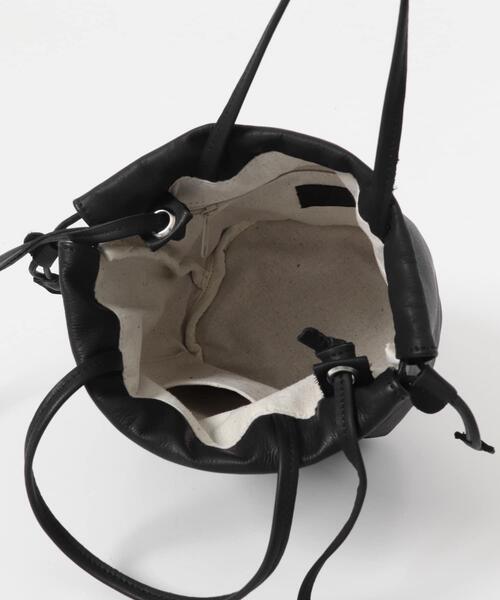 URBAN RESEARCH DOORS(アーバンリサーチドアーズ)の「Folna ソフトレザー2WAY巾着ショルダー(ショルダーバッグ・レディース・ブラック・ONE)」の7枚目の写真